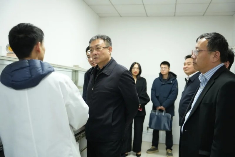 山東省供銷(xiāo)合作社聯(lián)合社黨組書(shū)記、理事會(huì)主任張傳忠一行蒞臨公司調(diào)研交流