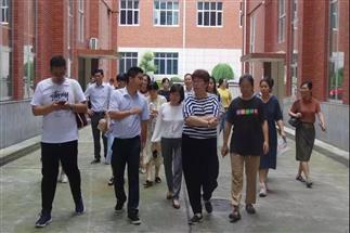 中國人民大學(xué)茶道哲學(xué)研究所湖南茶文化考察團(tuán)一行赴集團(tuán)白沙溪茶廠、益陽茶廠、君山茶業(yè)考察調(diào)研